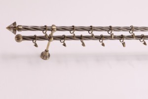 Hrot – dvouřadé kovové twister garnýže mosaz
